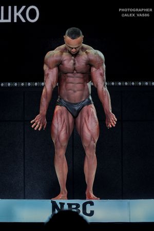 CLASSIC PHYSIQUE
